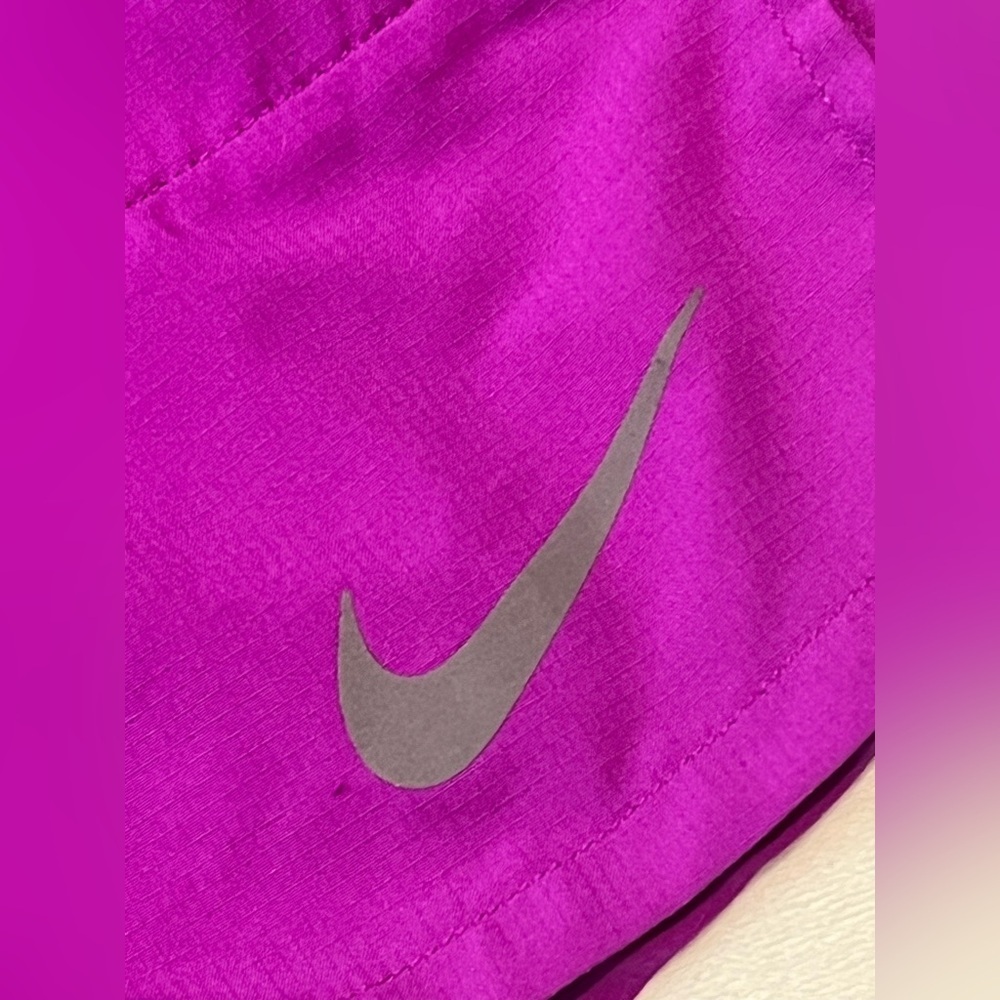 Nike Dri-Fit Women’s Fuchsia Athletic Running Drawstring Shorts Size Medium - Picture 3 of 16